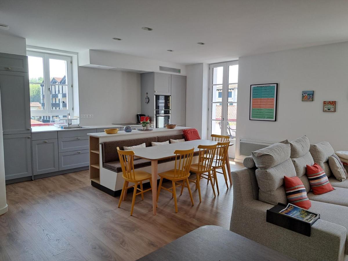 Superbe Appartement T3 Au Centre Plage .Parking Hendaye Exterior foto